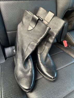Via Spiga Black Leather Mid-Calf Pull-On Boots